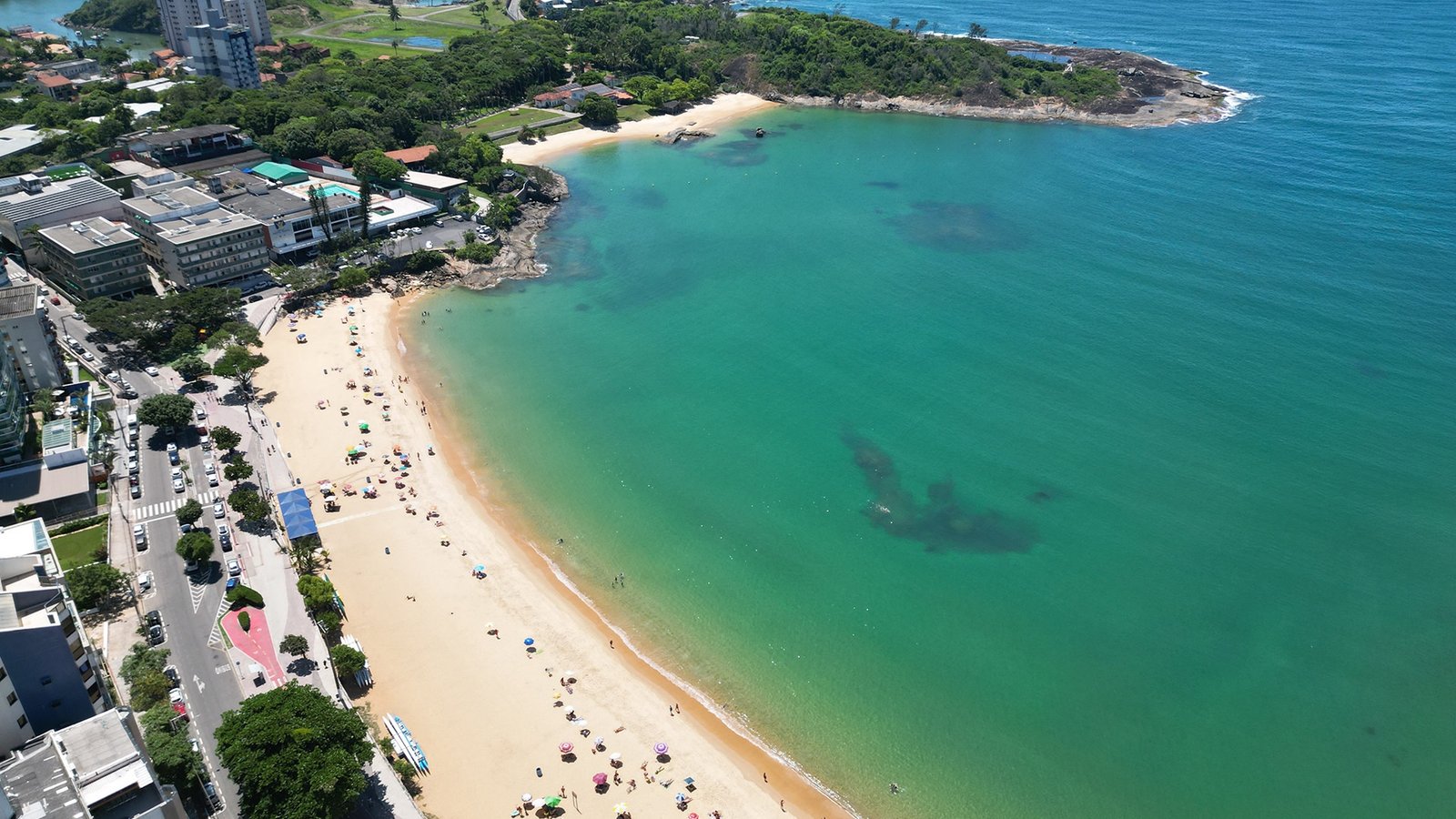 Vista aérea da Praia da Costa, em Vila Velha